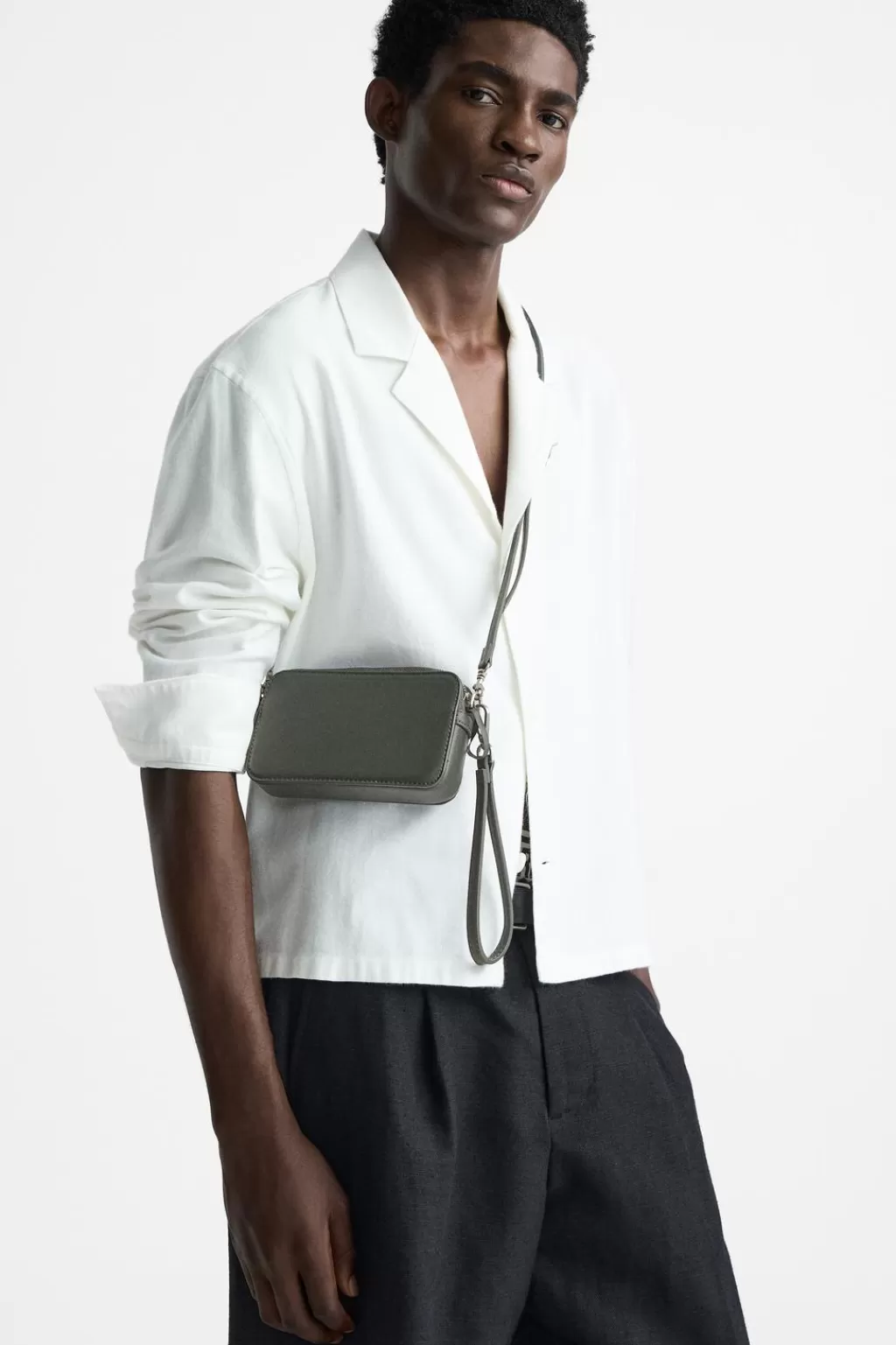 ZARA BANDOLERA TEXTURA<Hombre Bolsos / Mochilas