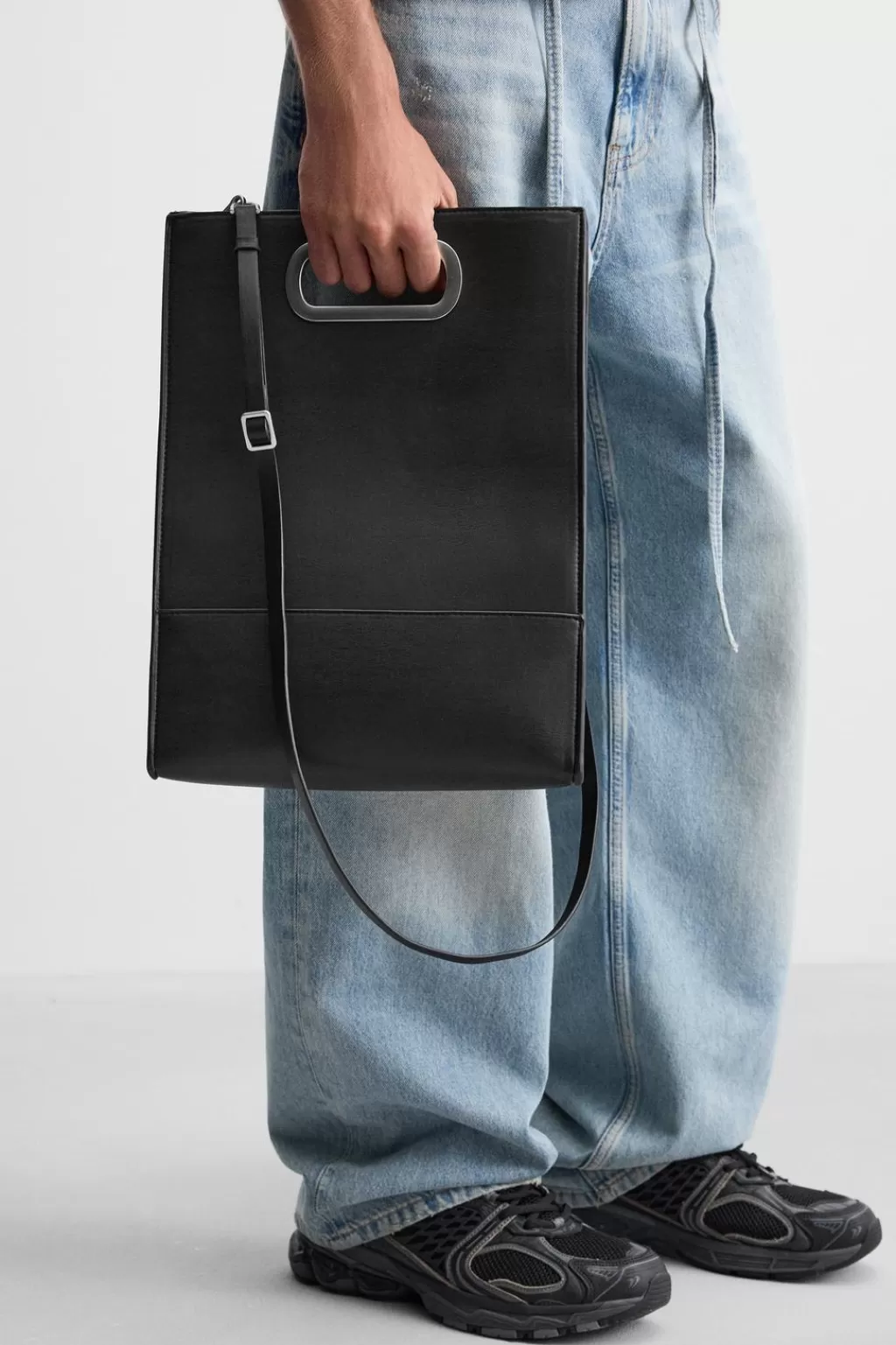 ZARA BOLSO RÍGIDO<Hombre Bolsos / Mochilas