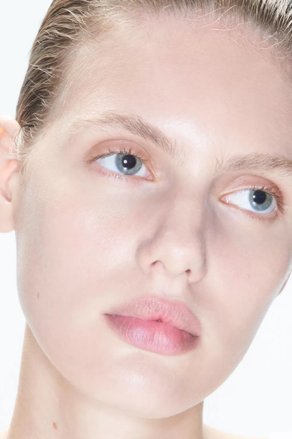 ZARA HIDRATANTE ULTRALIGERA SPF50 CON COLOR<Hombre Maquillaje