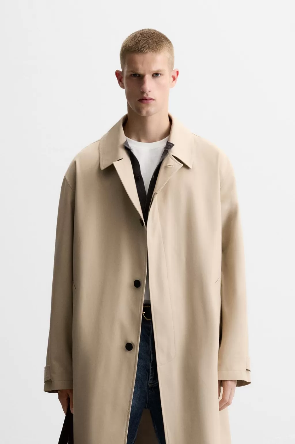 ZARA ABRIGO LIGERO LIMITED EDITION<Hombre Cazadoras | Abrigos / Gabardinas