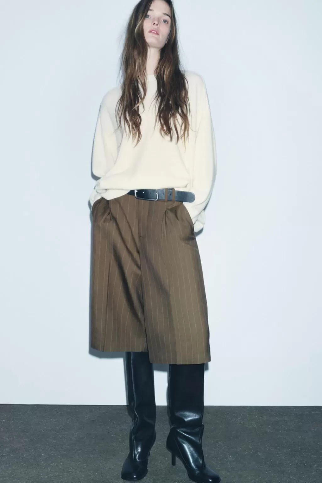 ZARA BERMUDA PINZAS CON LANA ZW COLLECTION<Mujer Faldas / Shorts
