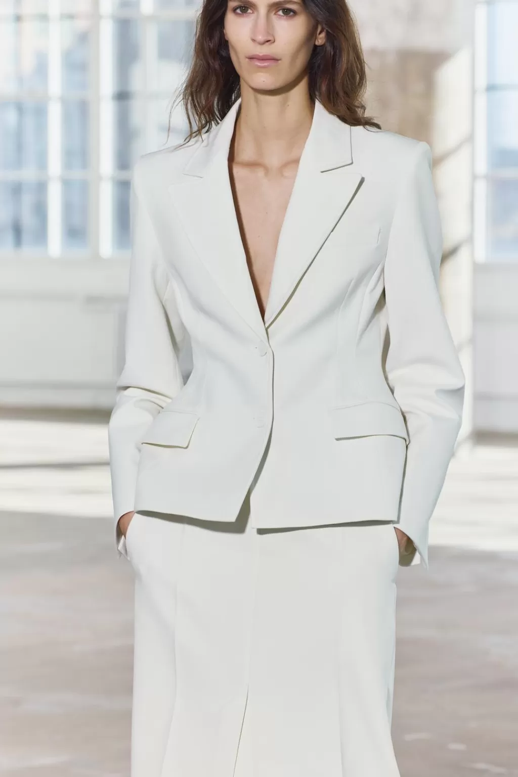 ZARA BLAZER CRUZADA ENTALLADA ZW COLLECTION<Mujer Blazers / Chalecos