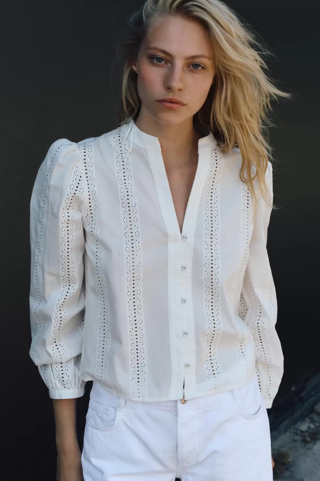 ZARA CAMISA BORDADOS<Mujer Camisas / Blusas