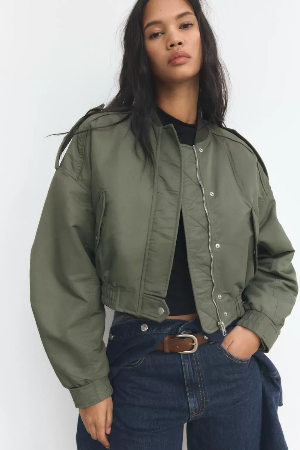 ZARA CHAQUETA BOMBER CROP BOLSILLOS<Mujer Chaquetas / Cazadoras