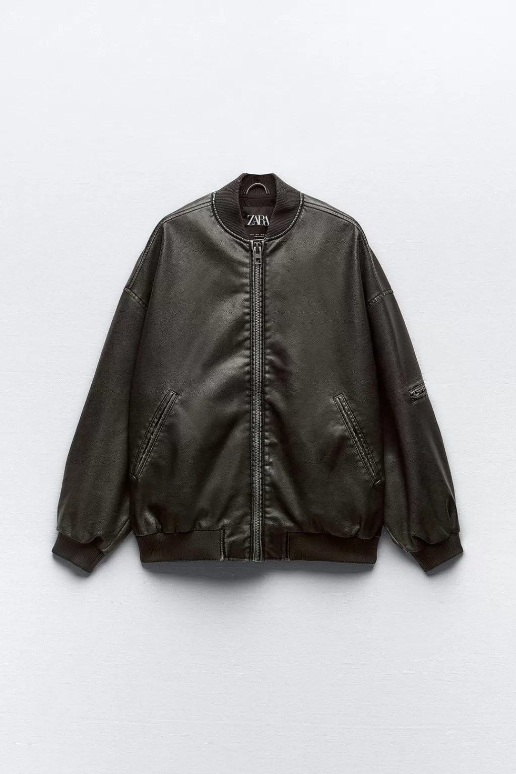 ZARA CHAQUETA BOMBER OVERSIZE EFECTO PIEL DESGASTADA<Mujer Chaquetas / Cazadoras