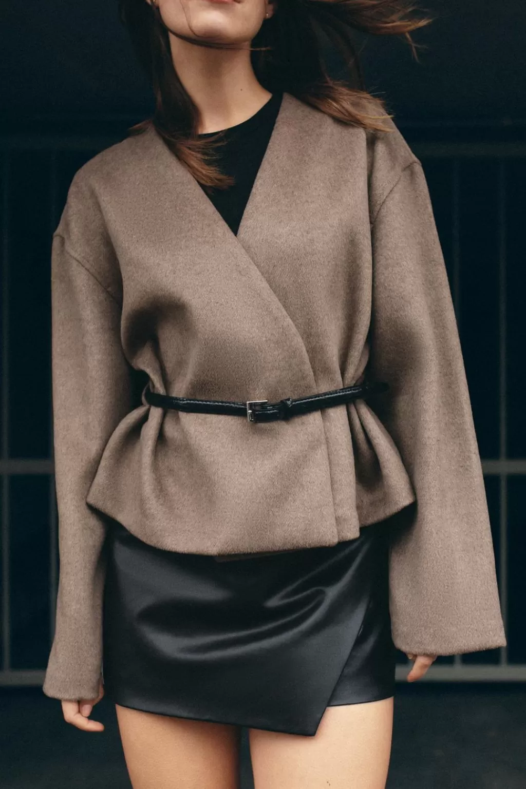 ZARA CHAQUETA SOFT CINTURÓN<Mujer Chaquetas / Cazadoras