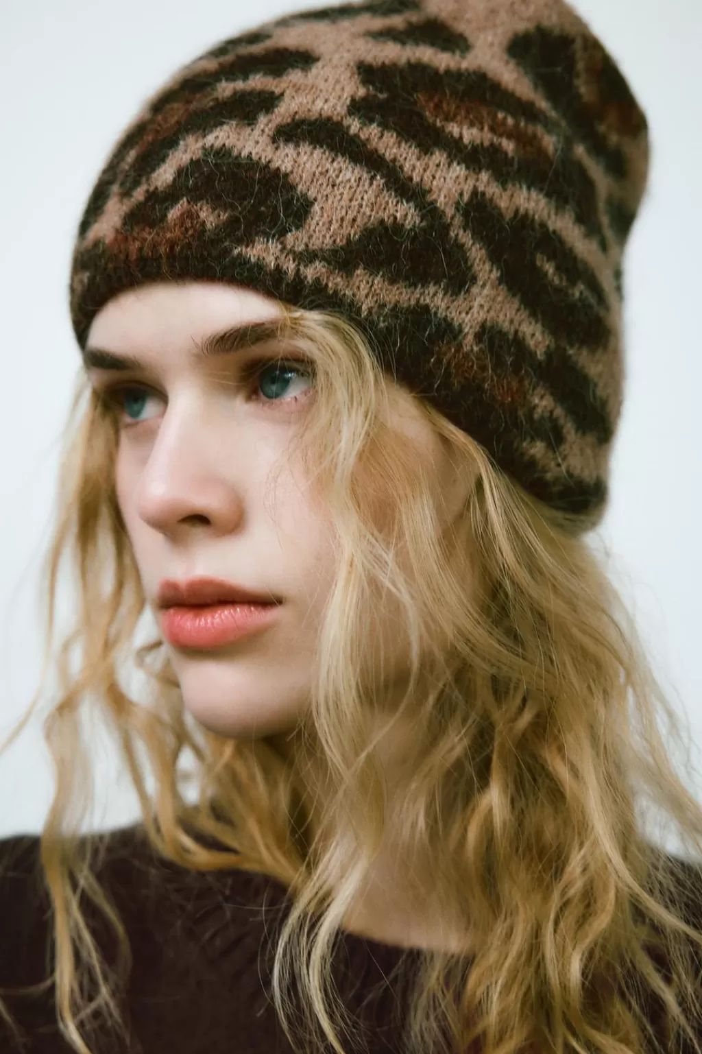 ZARA GORRO BEANIE ESTAMPADO ANIMAL<Mujer Accesorios / Bisuteria