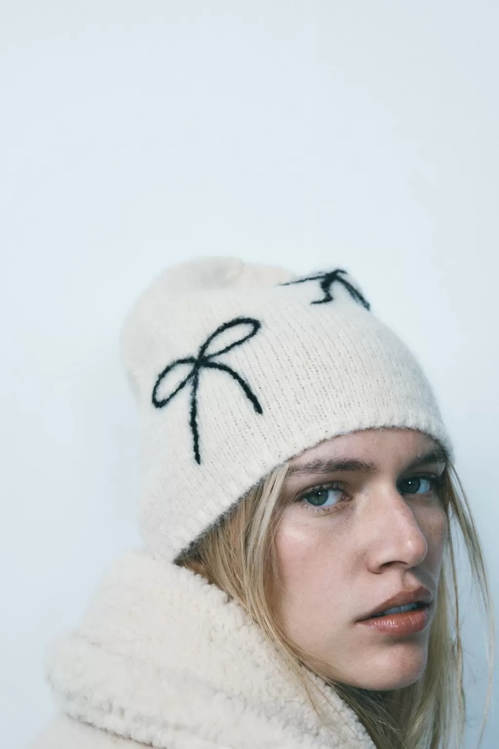 ZARA GORRO BEANIE PUNTO GRUESO LAZOS<Mujer Accesorios / Bisuteria