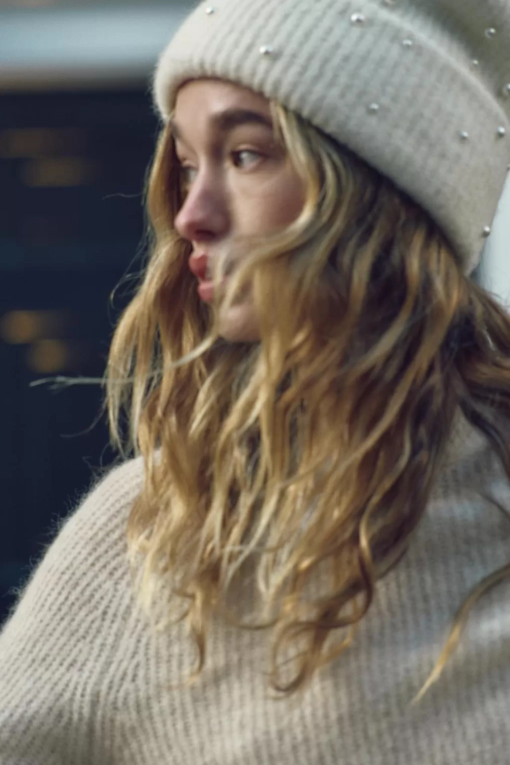 ZARA GORRO BEANIE PUNTO VUELTA PERLAS<Mujer Accesorios / Bisuteria