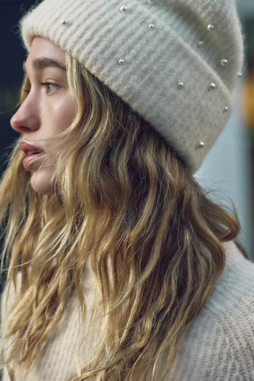 ZARA GORRO BEANIE PUNTO VUELTA PERLAS<Mujer Accesorios / Bisuteria