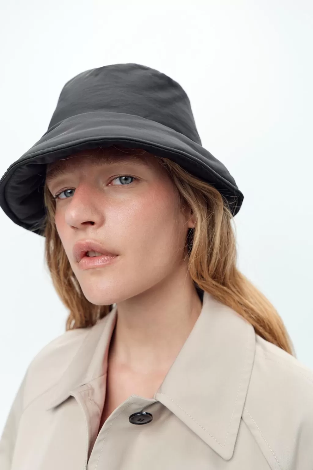 ZARA GORRO BUCKET ACOLCHADO<Mujer Accesorios / Bisuteria