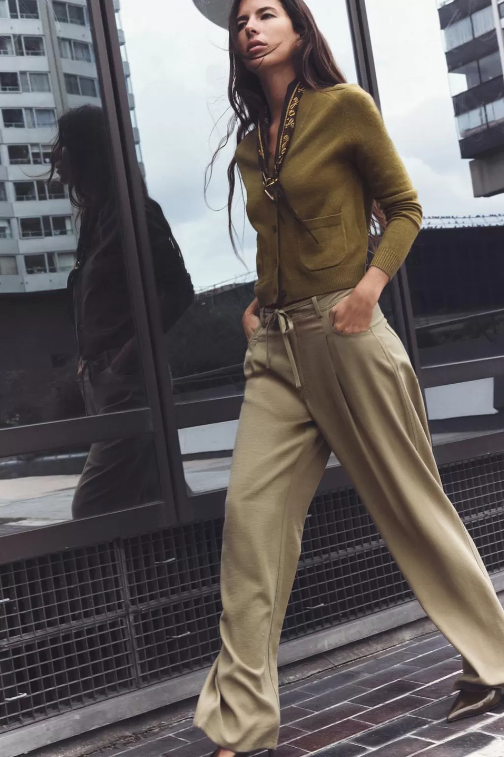 ZARA PANTALÓN ANCHO CINTURÓN LAZO<Mujer Pantalones