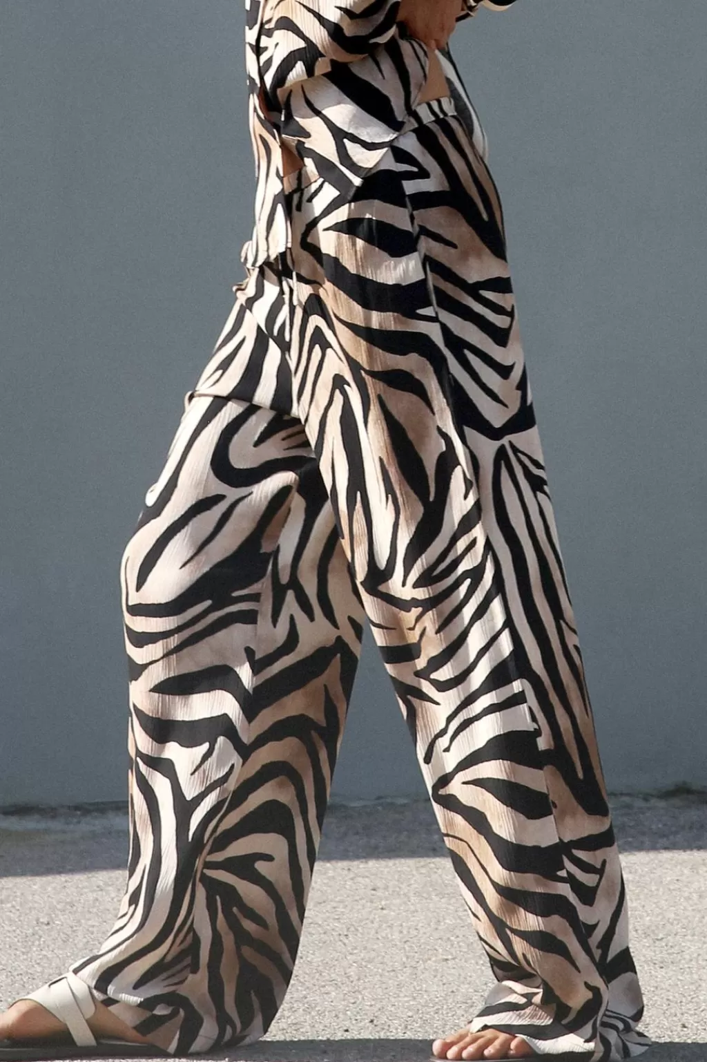 ZARA PANTALÓN ANCHO ESTAMPADO ANIMAL<Mujer Pantalones