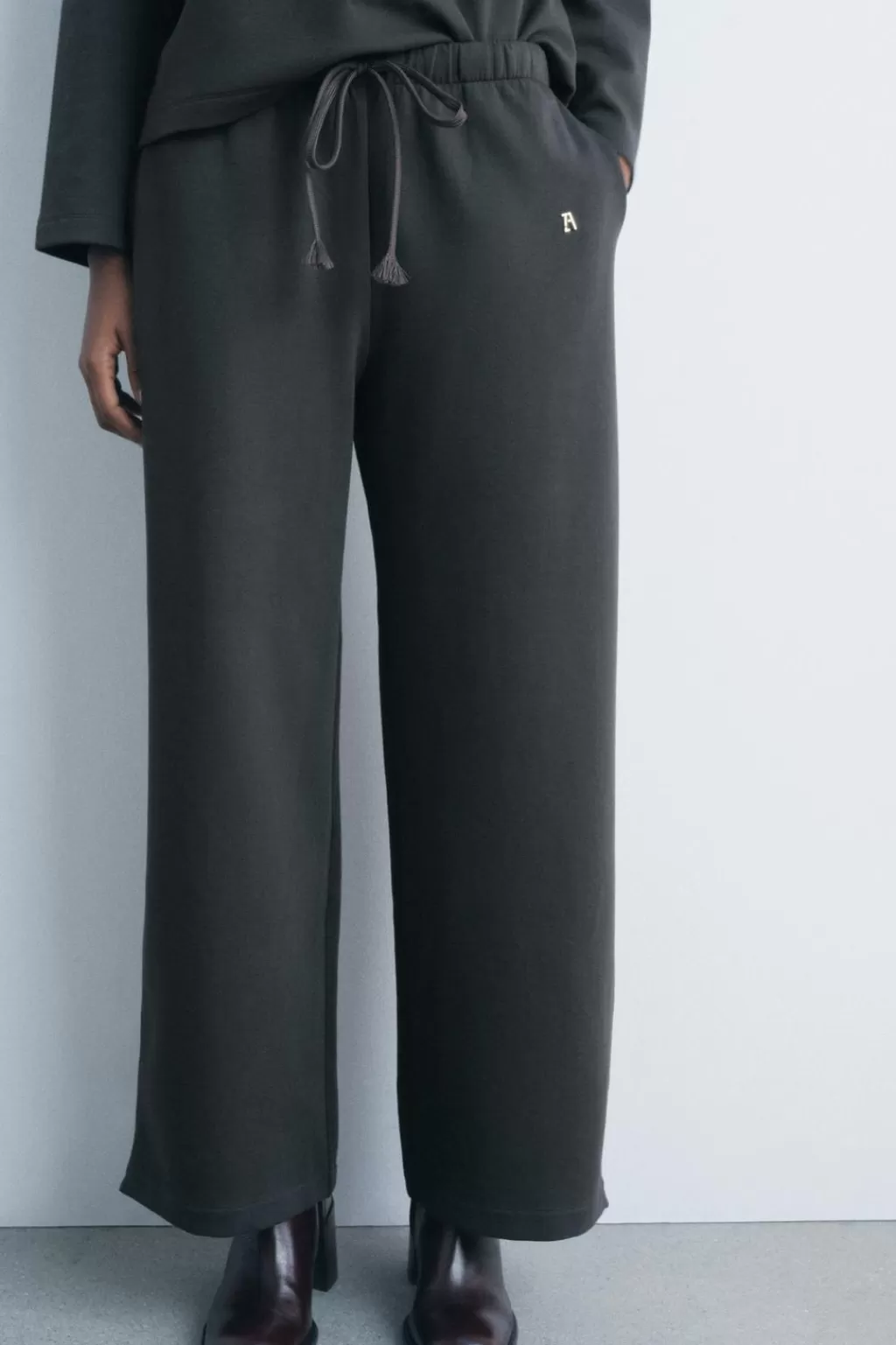 ZARA PANTALÓN ANCHO FELPA<Mujer Pantalones | Sudaderas / Joggers