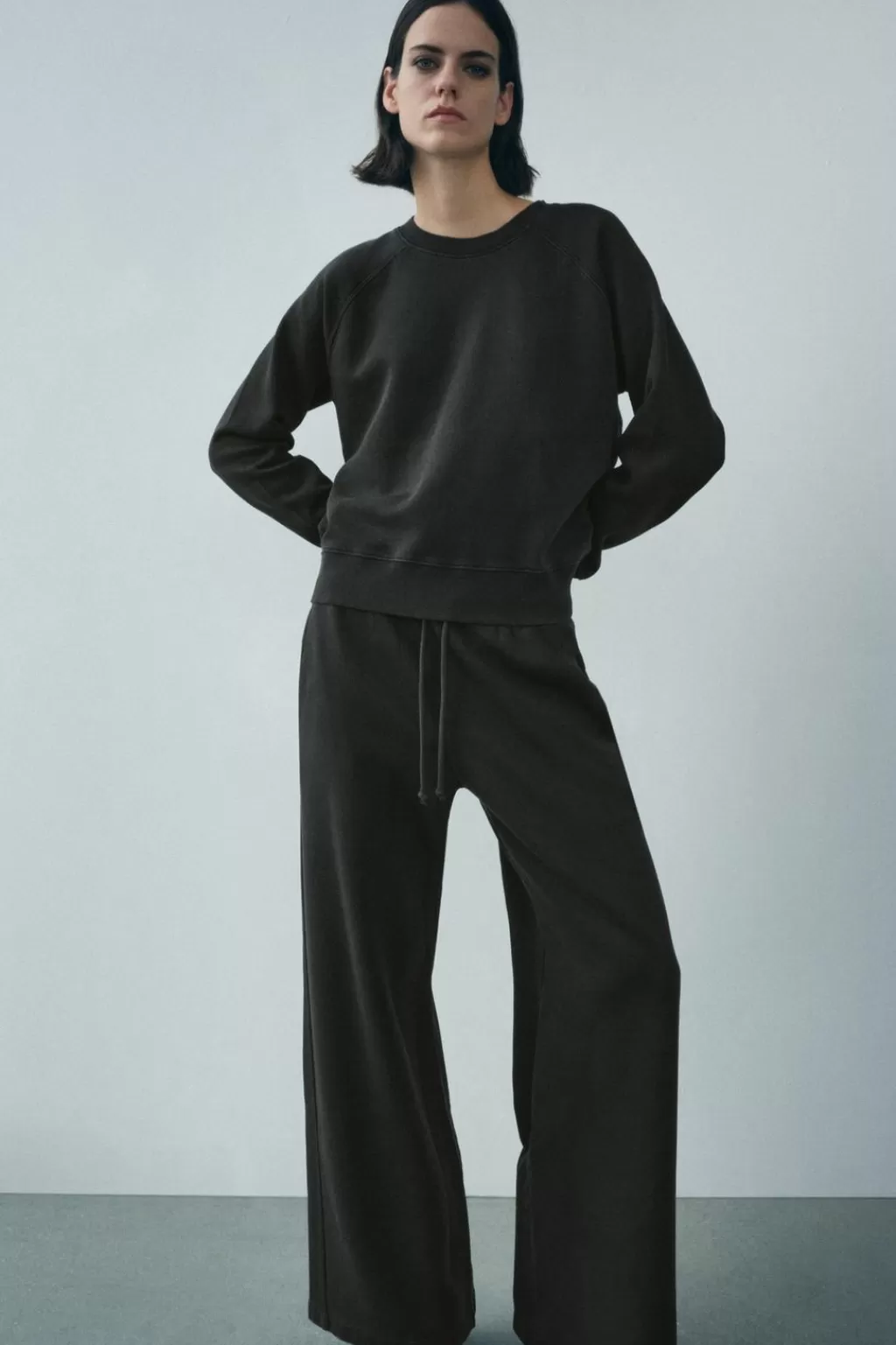 ZARA PANTALÓN ANCHO LAVADO<Mujer Pantalones | Sudaderas / Joggers