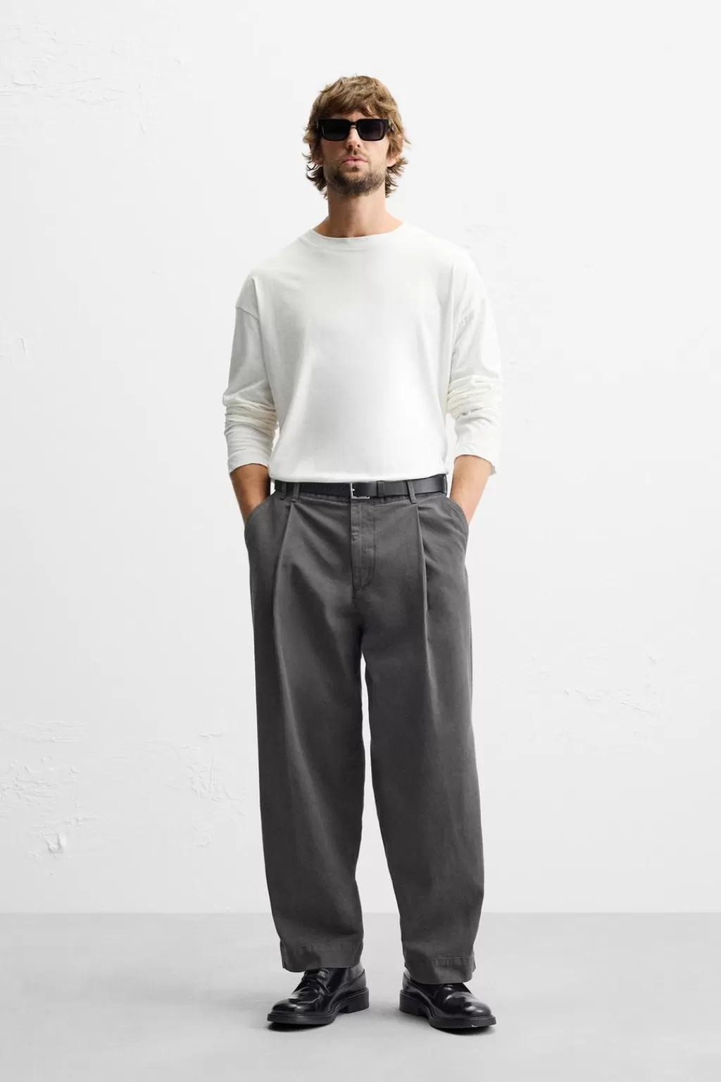 ZARA PANTALÓN CHINO PLIEGUES<Hombre Pantalones