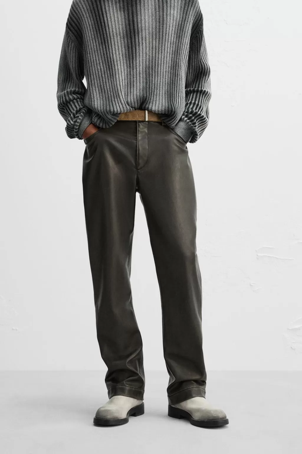ZARA PANTALÓN EFECTO PIEL LIMITED EDITION<Hombre Pantalones