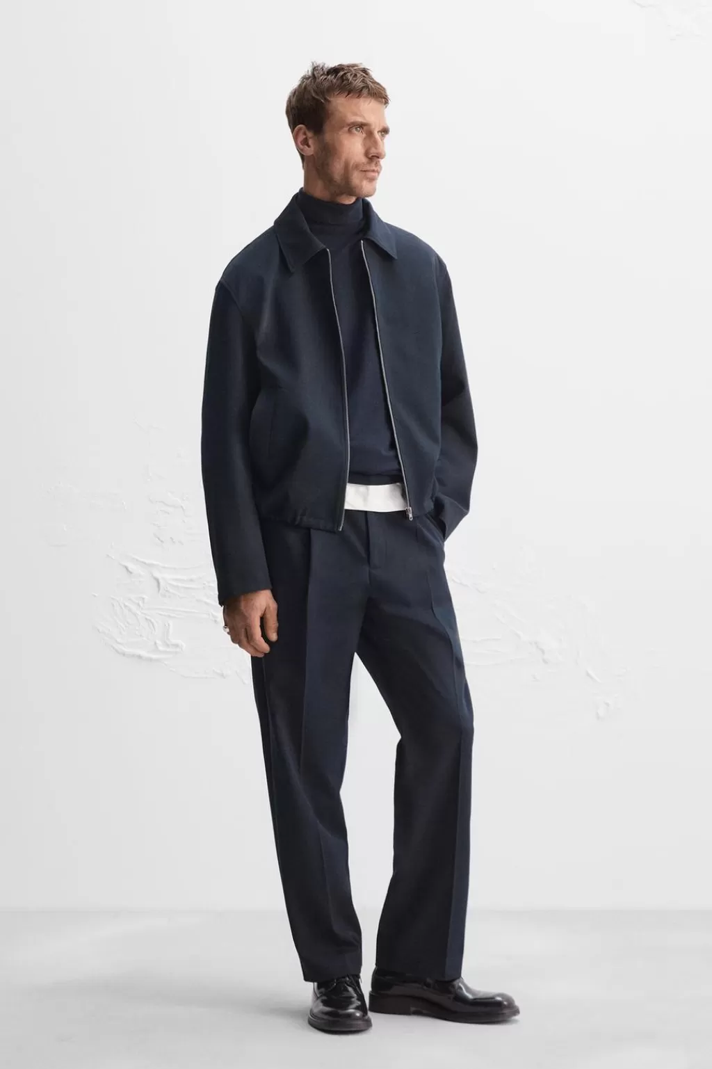 ZARA PANTALÓN ESTRUCTURA PLIEGUES<Hombre Pantalones