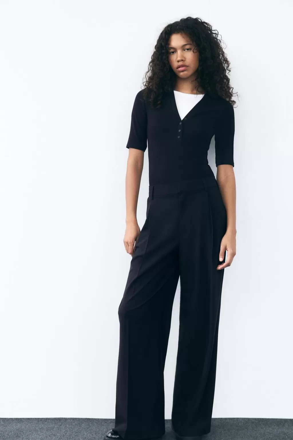 ZARA PANTALÓN PINZAS<Mujer Pantalones