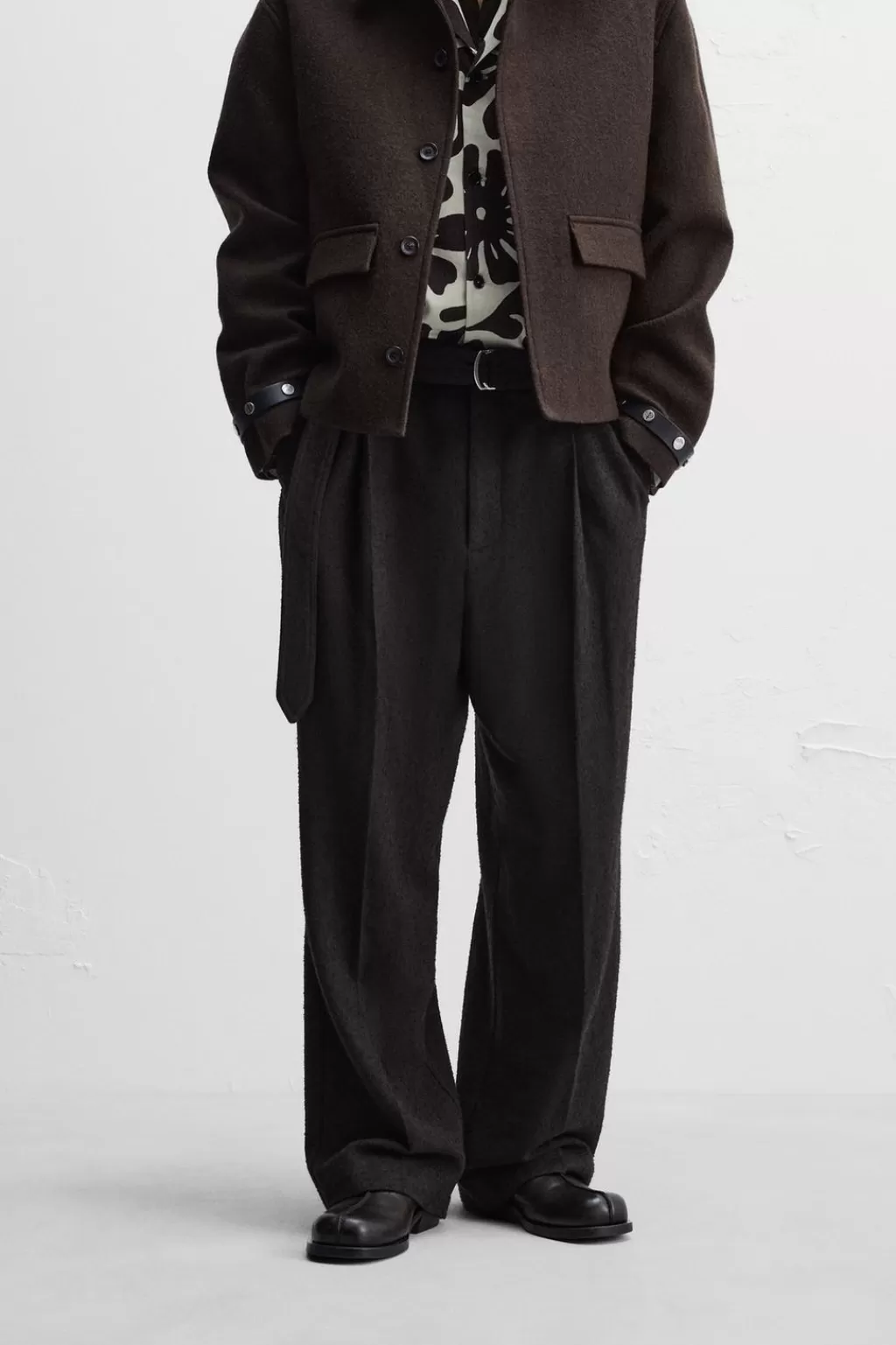 ZARA PANTALÓN PLIEGUES CINTURÓN X NANUSHKA<Hombre Pantalones