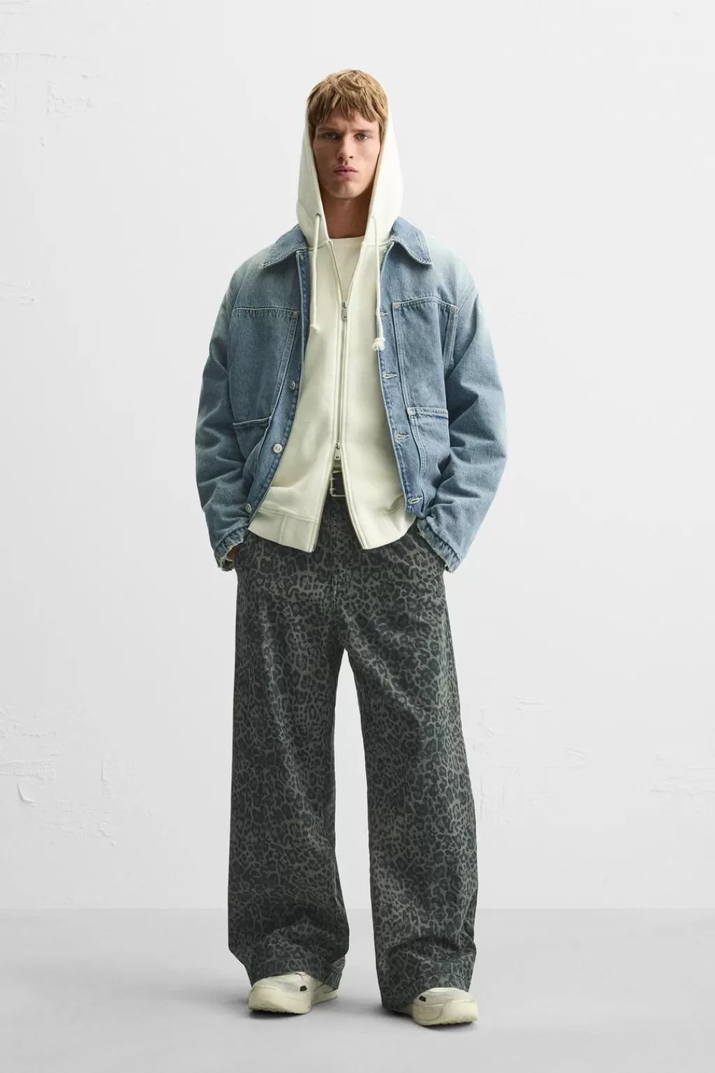 ZARA PANTALÓN RELAXED FIT ESTAMPADO ANIMAL<Hombre Pantalones