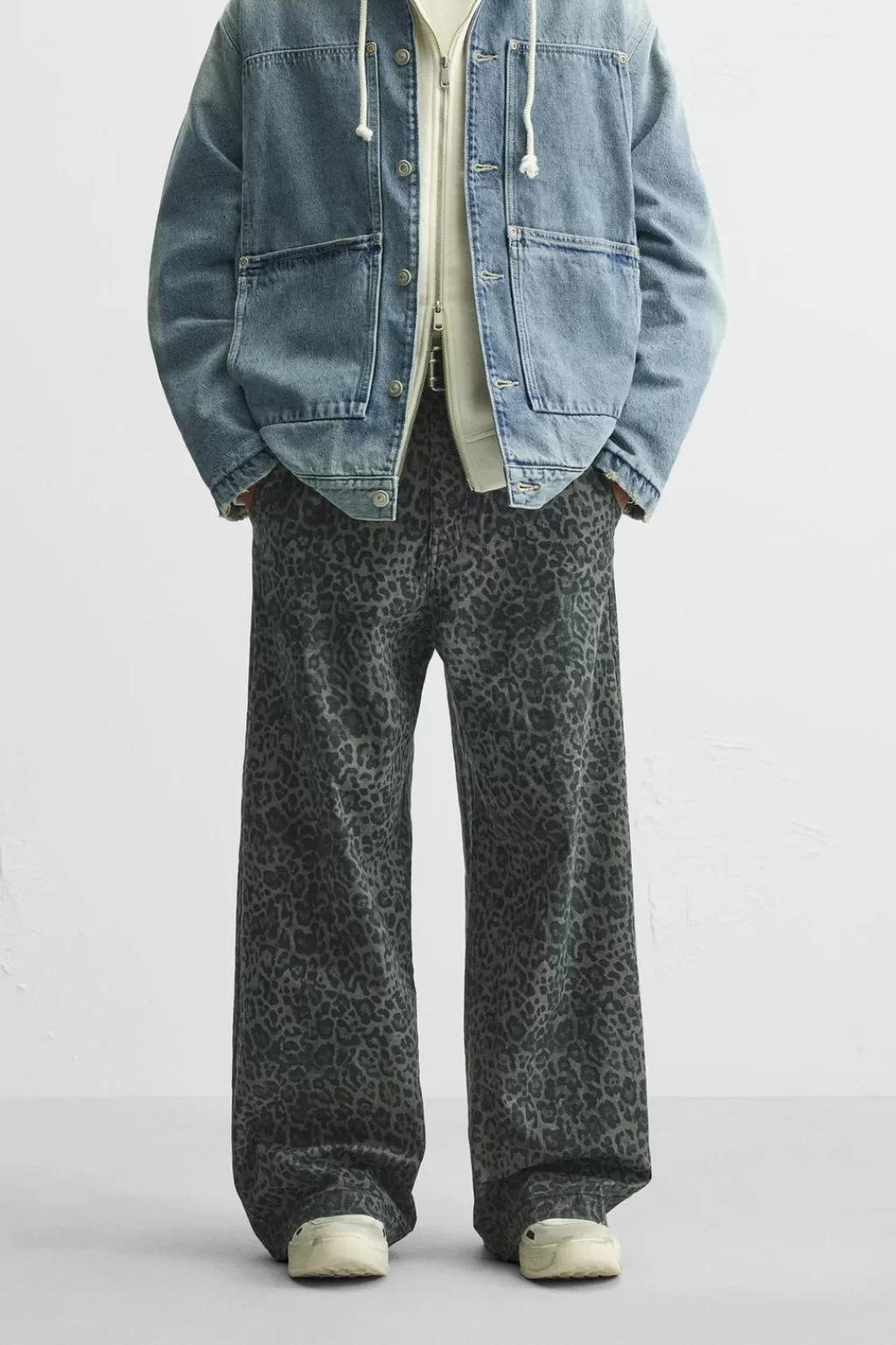 ZARA PANTALÓN RELAXED FIT ESTAMPADO ANIMAL<Hombre Pantalones