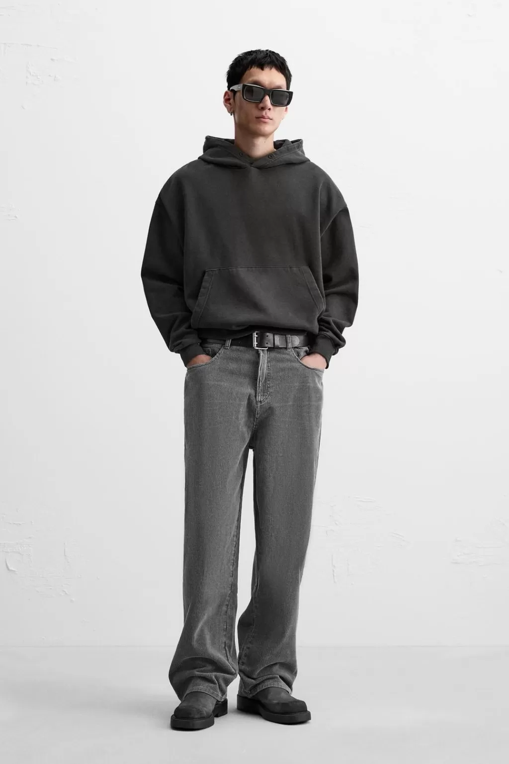 ZARA PANTALÓN RELAXED FIT PANA<Hombre Pantalones
