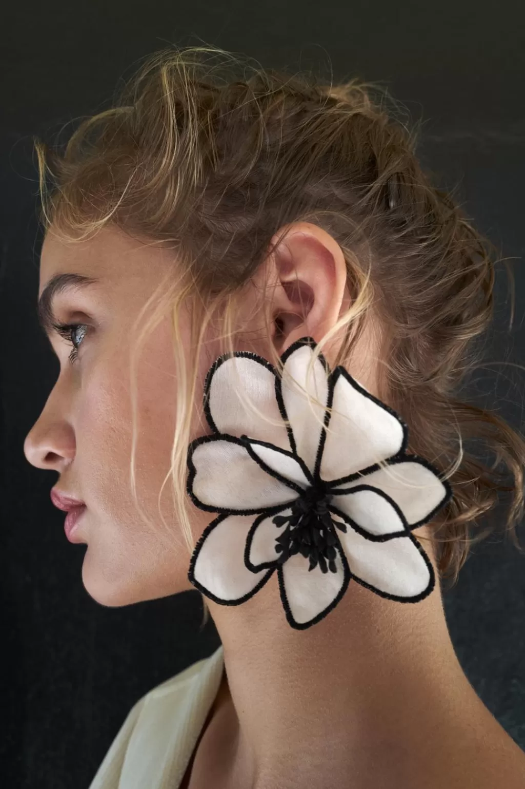 ZARA PENDIENTES FLOR<Mujer Accesorios / Bisuteria