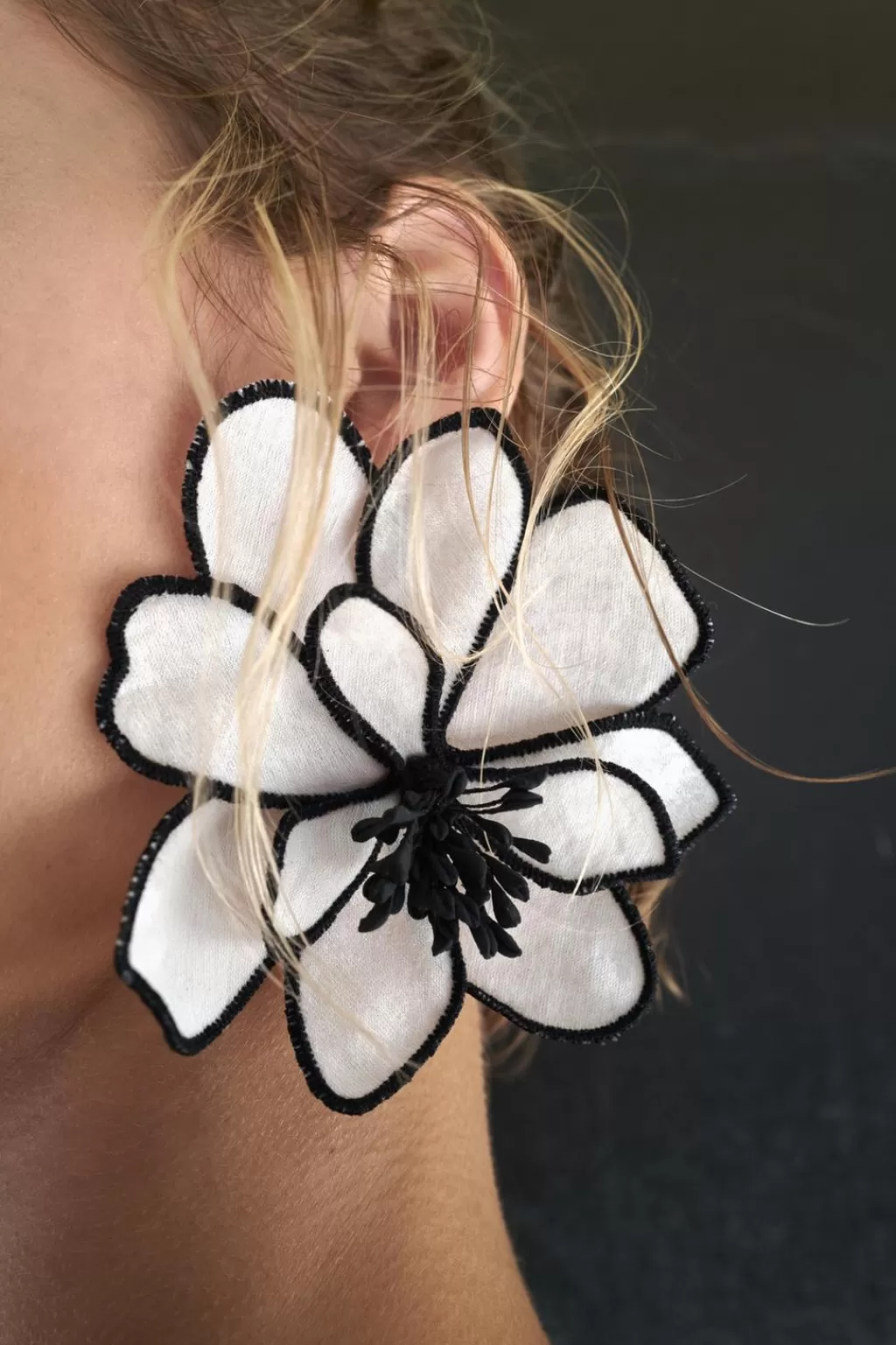 ZARA PENDIENTES FLOR<Mujer Accesorios / Bisuteria