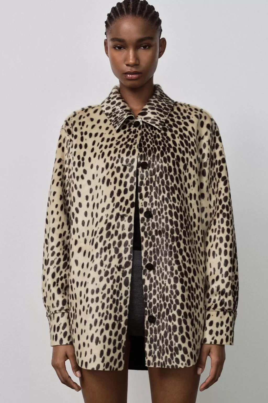 ZARA SOBRECAMISA EFECTO PELO ESTAMPADO ANIMAL<Mujer Chaquetas / Cazadoras