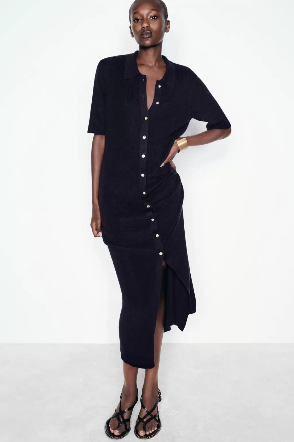 ZARA VESTIDO MIDI PUNTO BOTONES<Mujer Vestidos | Cárdigan / Jerséis