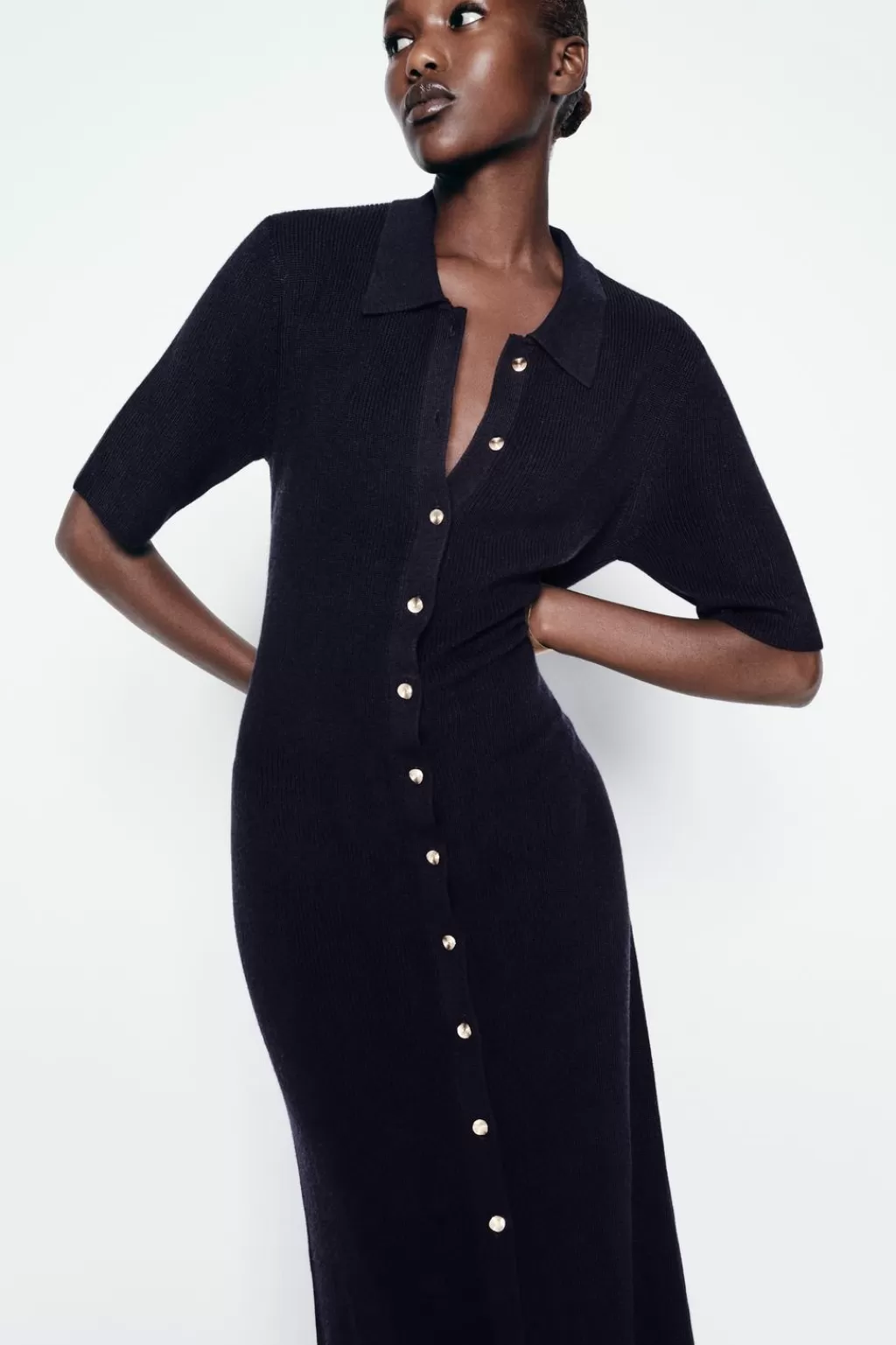 ZARA VESTIDO MIDI PUNTO BOTONES<Mujer Vestidos | Cárdigan / Jerséis