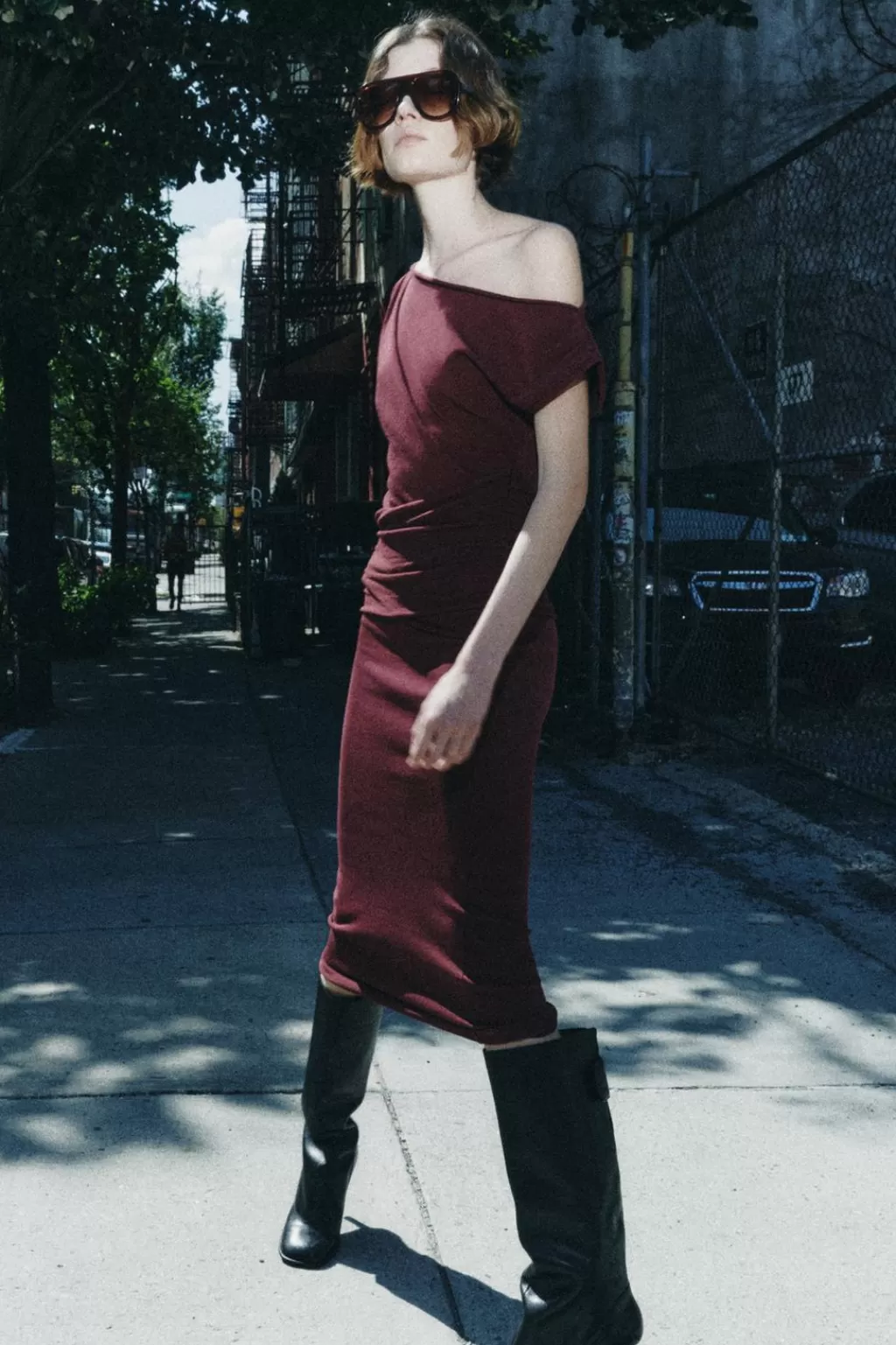 ZARA VESTIDO MIDI PUNTO DRAPEADO<Mujer Vestidos | Cárdigan / Jerséis